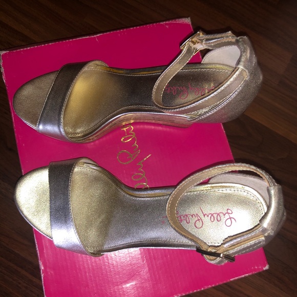 🚫SOLD Lilly Pulitzer Kayla gold wedges - Picture 6 of 9